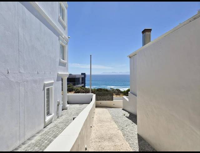 4 BEDROOM HOUSE FOR SALE IN PERLEMOENBAAI